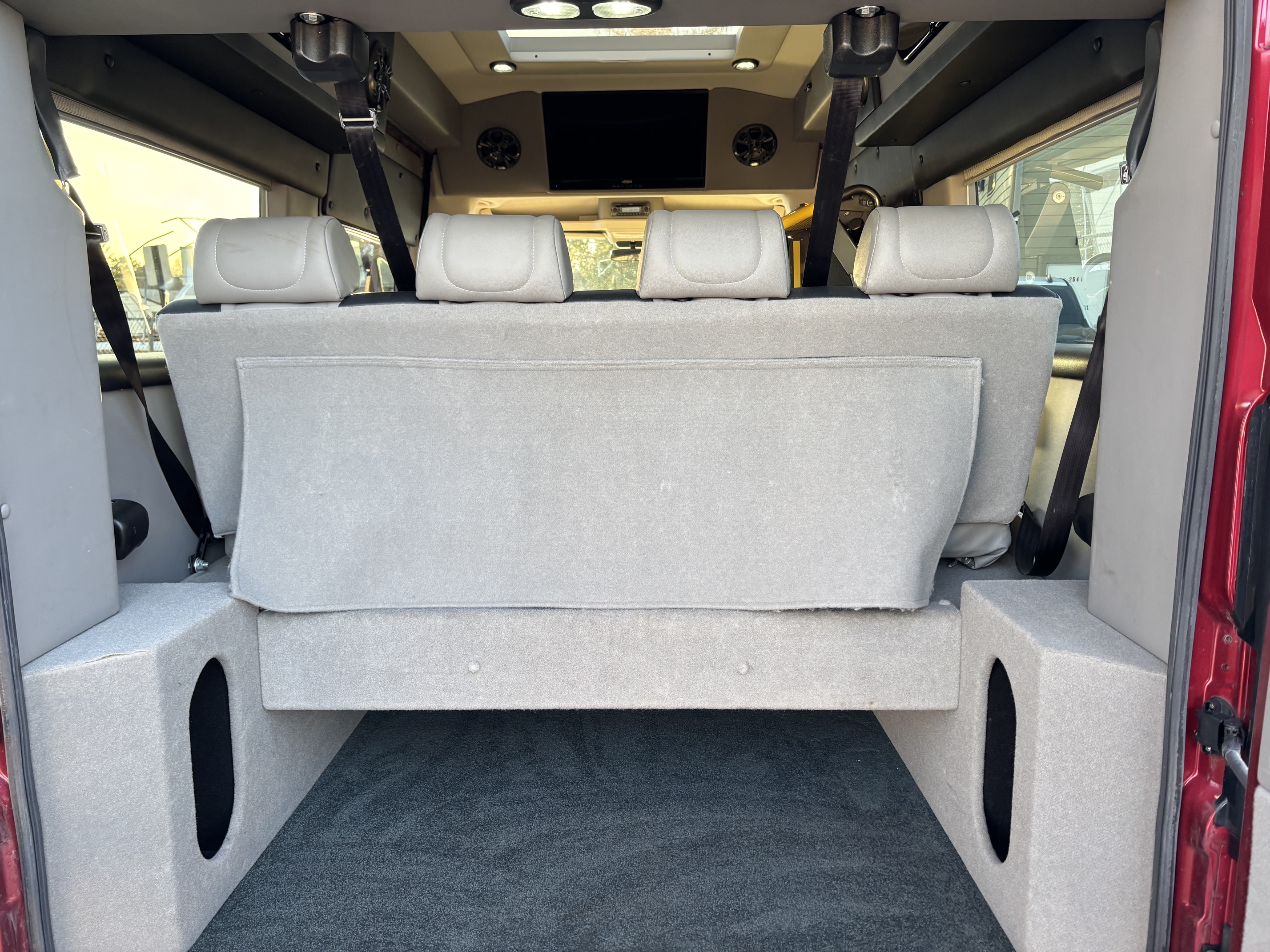 Used 2020 RAM ProMaster 2500 w/ Premium Appearance Group FWD image 8