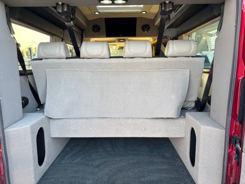 Used 2020 RAM ProMaster 2500 w/ Premium Appearance Group FWD image 8