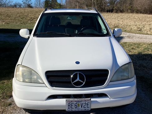 Used 2000 Mercedes-Benz ML 320 4MATIC image 2
