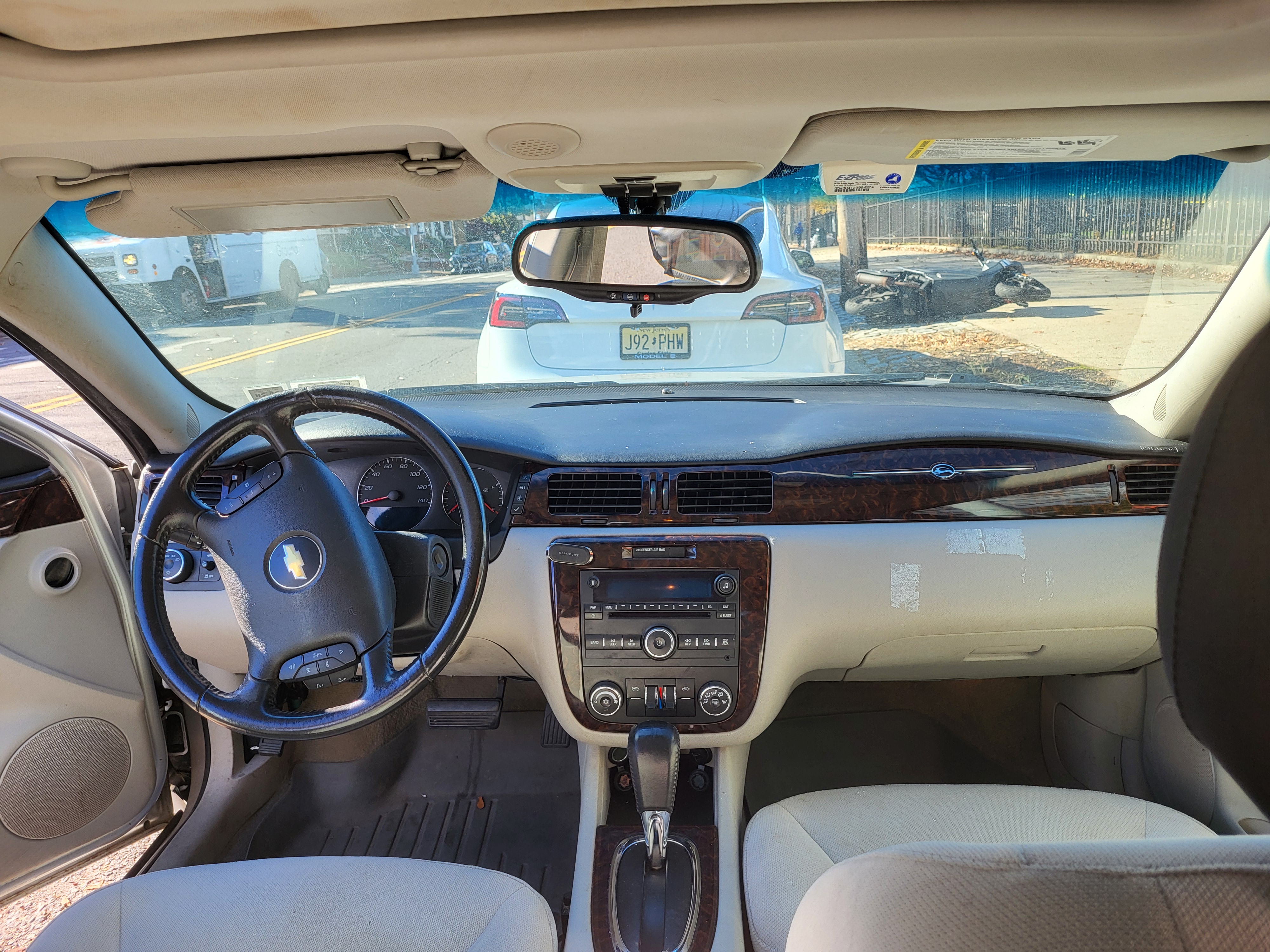 Used 2013 Chevrolet Impala LT w/ LT Sunroof Package FWD image 9