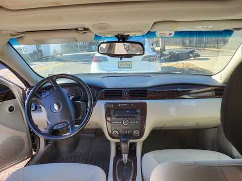 Used 2013 Chevrolet Impala LT w/ LT Sunroof Package image 9