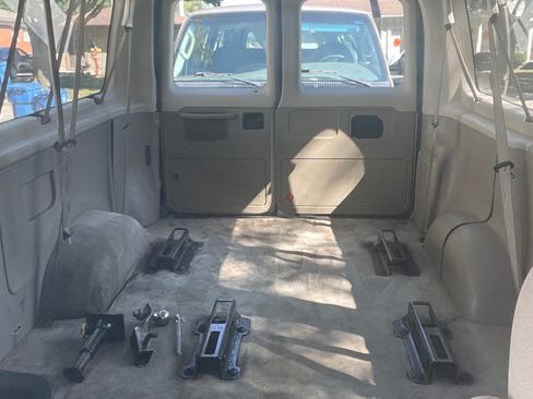 Used 2012 Ford E-350 and Econoline 350 XLT RWD image 6