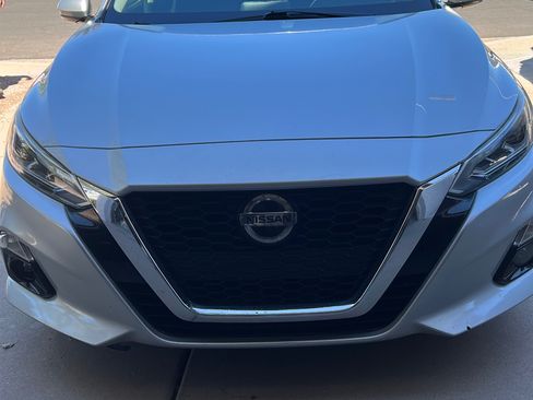 Used 2020 Nissan Altima 2.5 SV FWD image 1