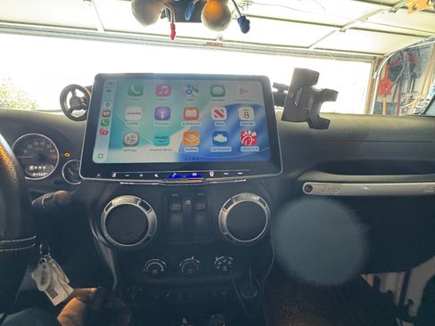 Used 2015 Jeep Wrangler Rubicon image 4