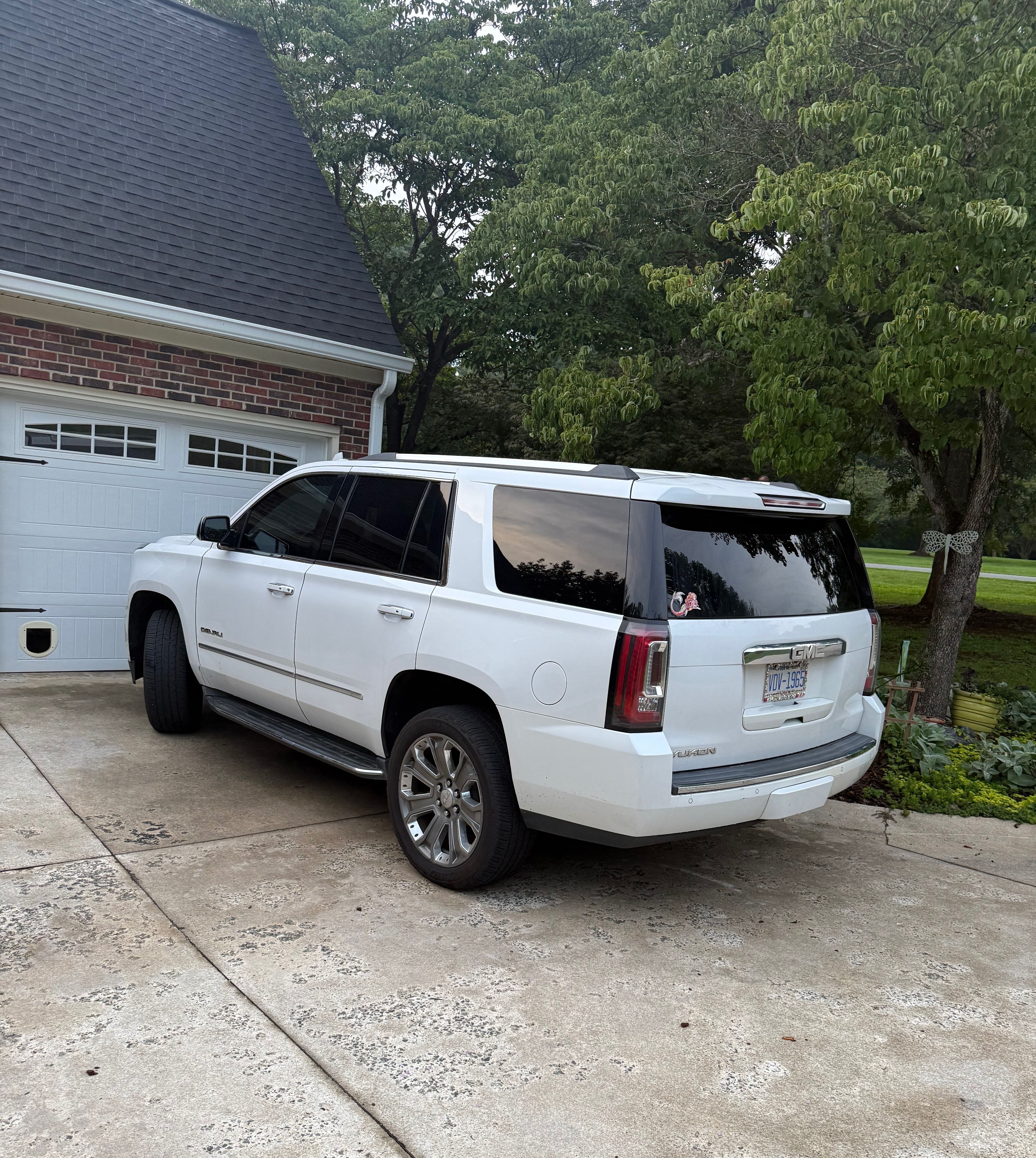 Used 2017 GMC Yukon Denali w/ Open Road Package RWD image 4