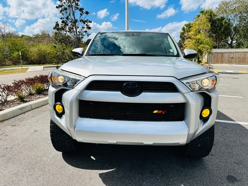 Used 2019 Toyota 4Runner SR5 image 2