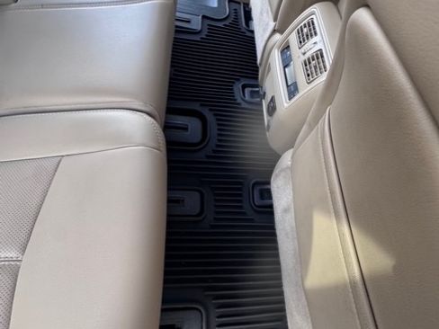 Used 2017 Nissan Pathfinder Platinum w/ Cargo Package image 12