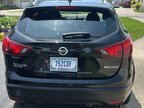 Used 2019 Nissan Rogue Sport SV FWD image 6