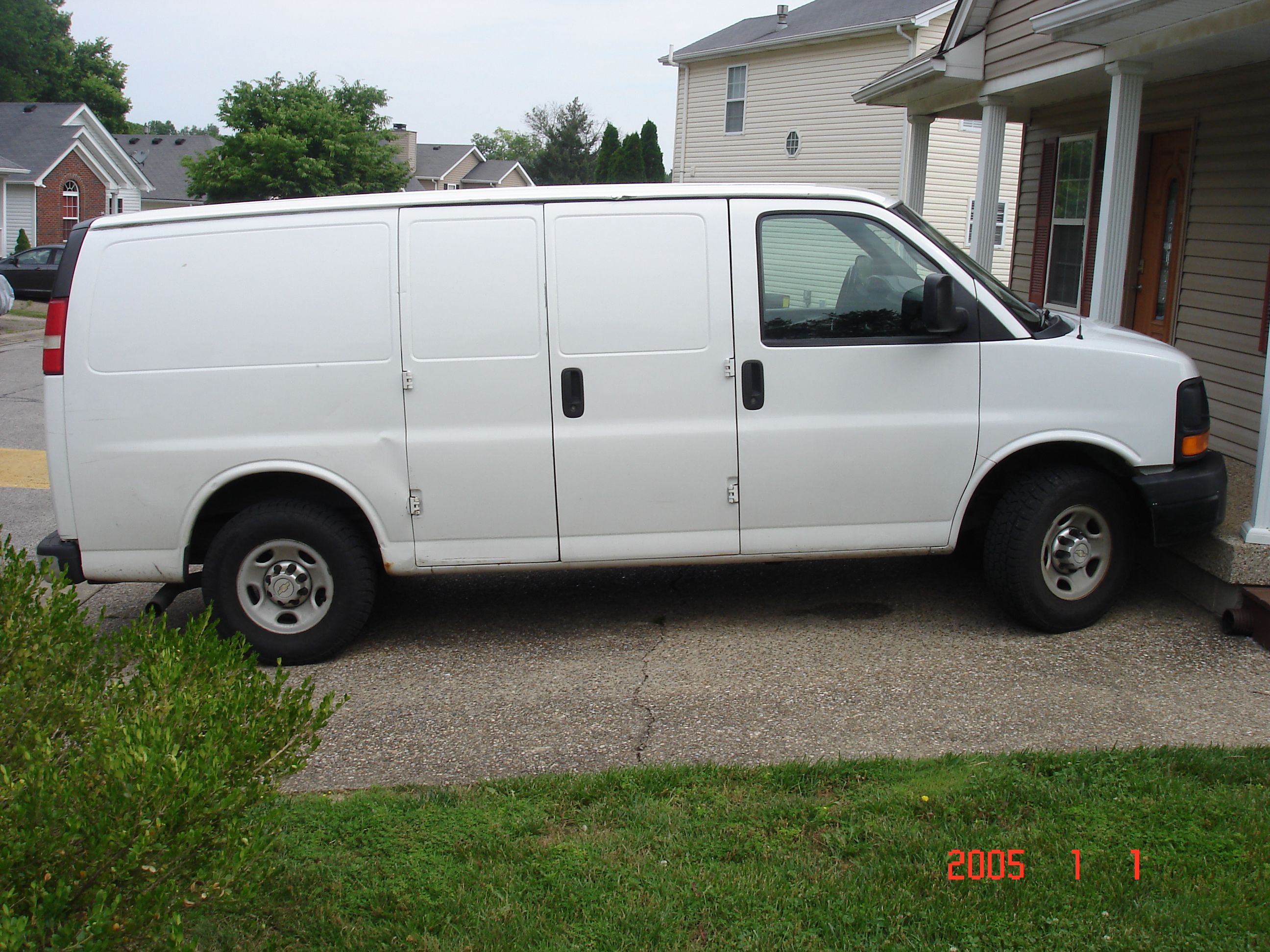Used 2013 Chevrolet Express 2500 RWD image 4