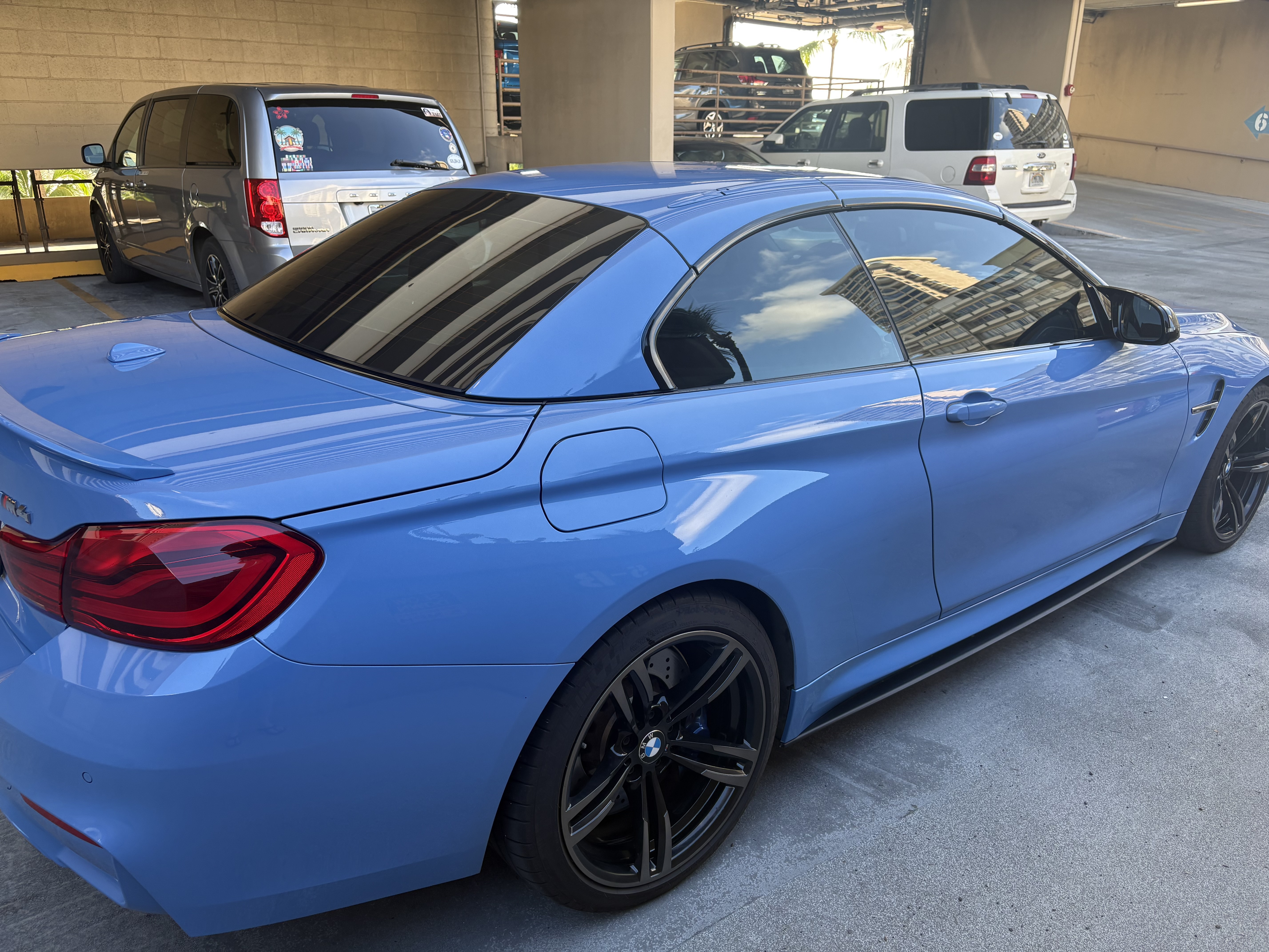 Used 2018 BMW M4 Convertible RWD image 6