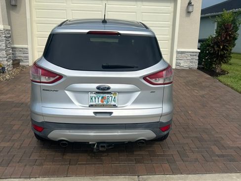 Used 2015 Ford Escape SE FWD image 4