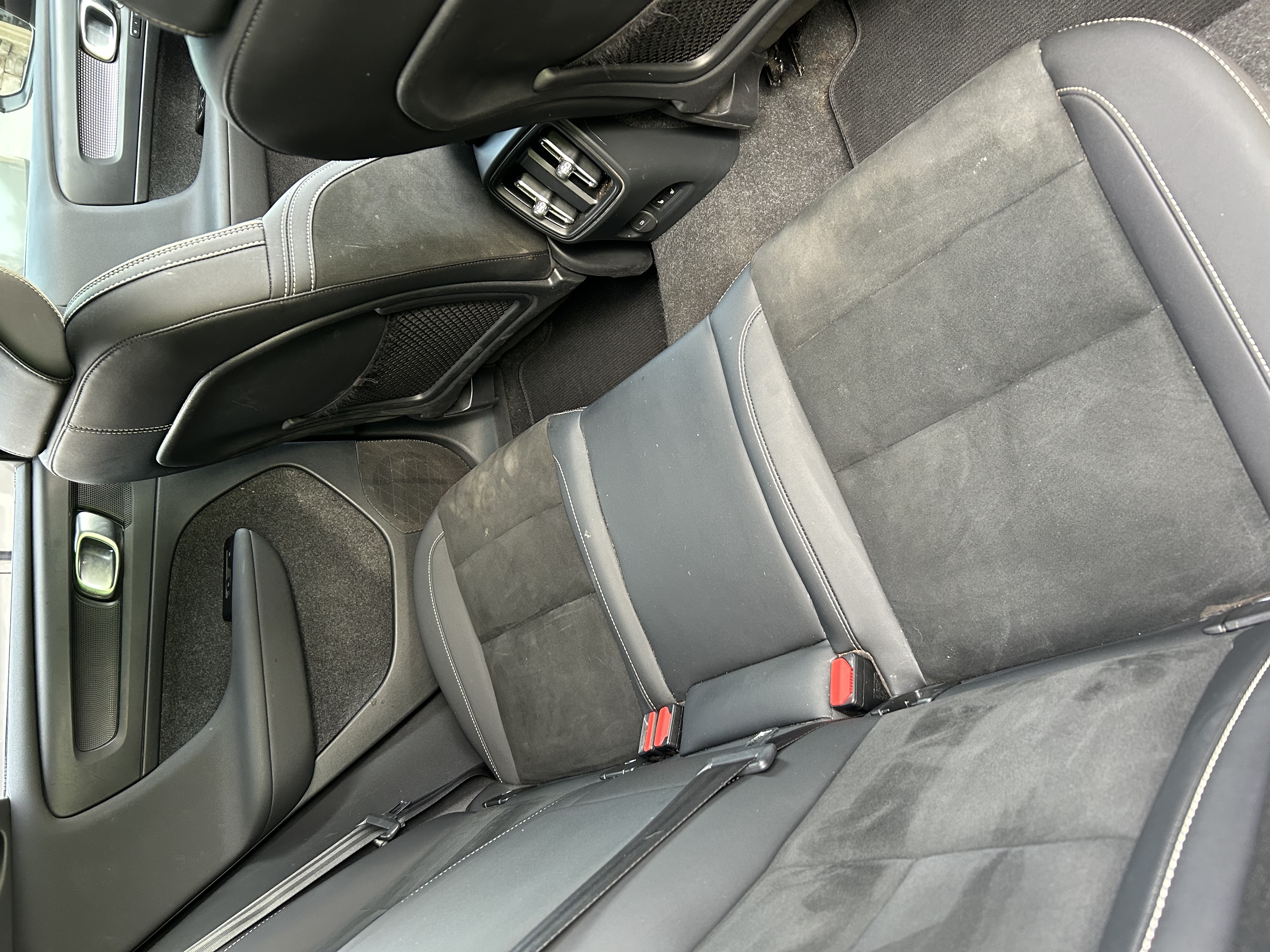 Used 2022 Volvo XC40 P8 Recharge Ultimate AWD/4WD image 16