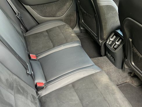 Used 2022 Volvo XC40 P8 Recharge Ultimate AWD/4WD image 16