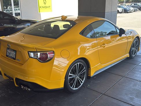 Used 2015 Scion FR-S Release Series 1.0 RWD image 5