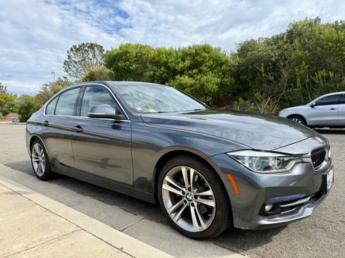 Used 2017 BMW 330i Sedan RWD image 5