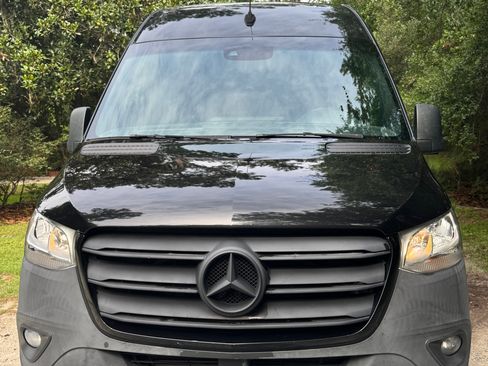 Used 2019 Mercedes-Benz Sprinter 2500 image 1