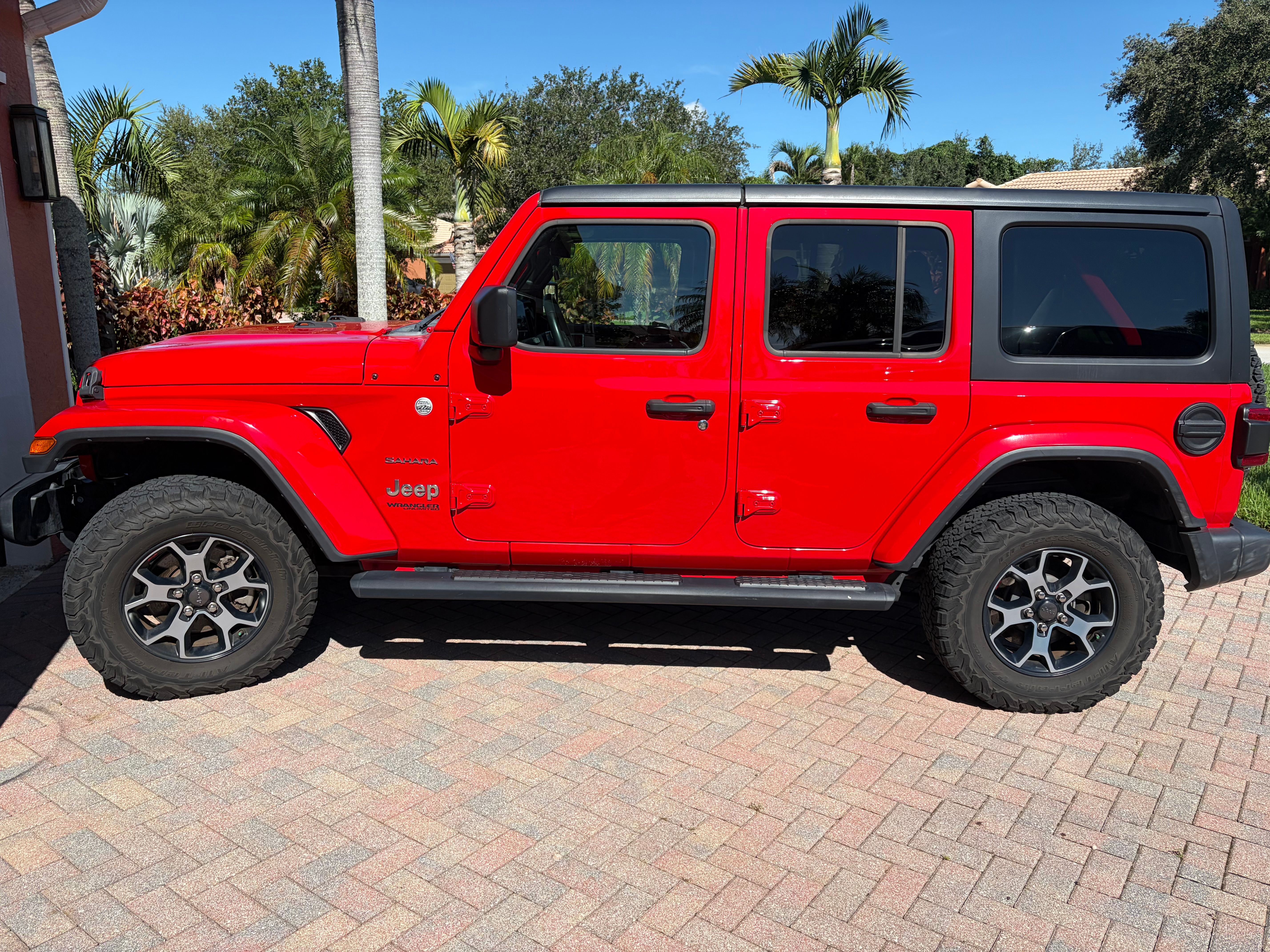 Used 2020 Jeep Wrangler Unlimited Sahara AWD/4WD image 1