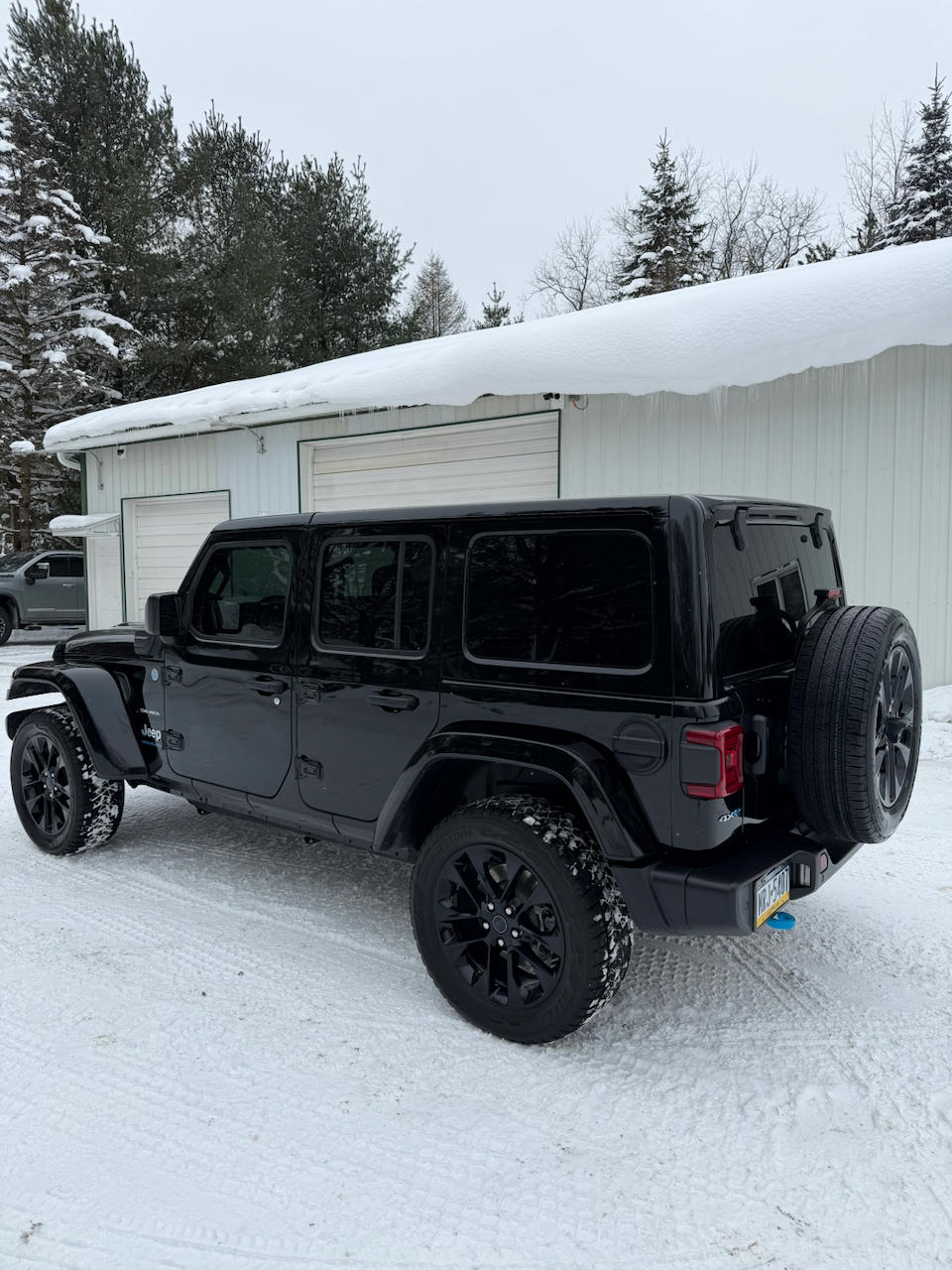 Used 2024 Jeep Wrangler Unlimited Sahara w/ Safety Group AWD/4WD image 17