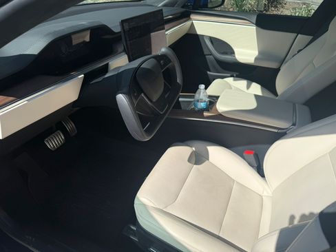 Used 2022 Tesla Model S Standard Range image 8