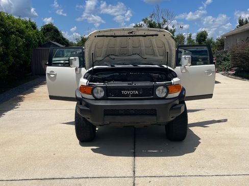 Used 2011 Toyota FJ Cruiser 4WD w/ Upgrade Pkg image 13