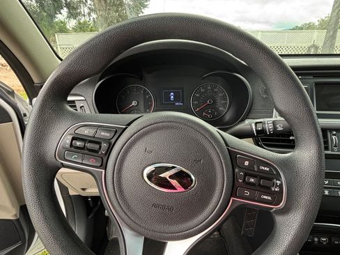 Used 2016 Kia Optima LX FWD image 10