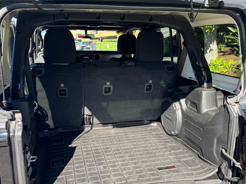 Used 2021 Jeep Wrangler Unlimited Sport image 19