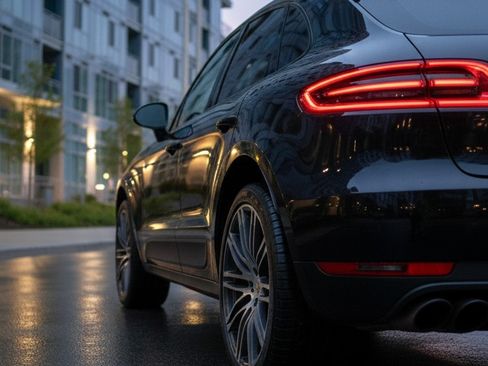 Used 2016 Porsche Macan S image 9