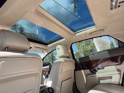 Used 2016 Jaguar XJ L Portfolio AWD/4WD image 9