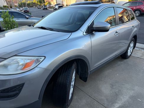 Used 2011 MAZDA CX-9 Touring w/ Moonroof & Bose Audio Pkg FWD image 1