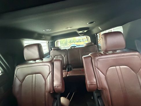 Used 2022 Ford Expedition Max Limited RWD image 9