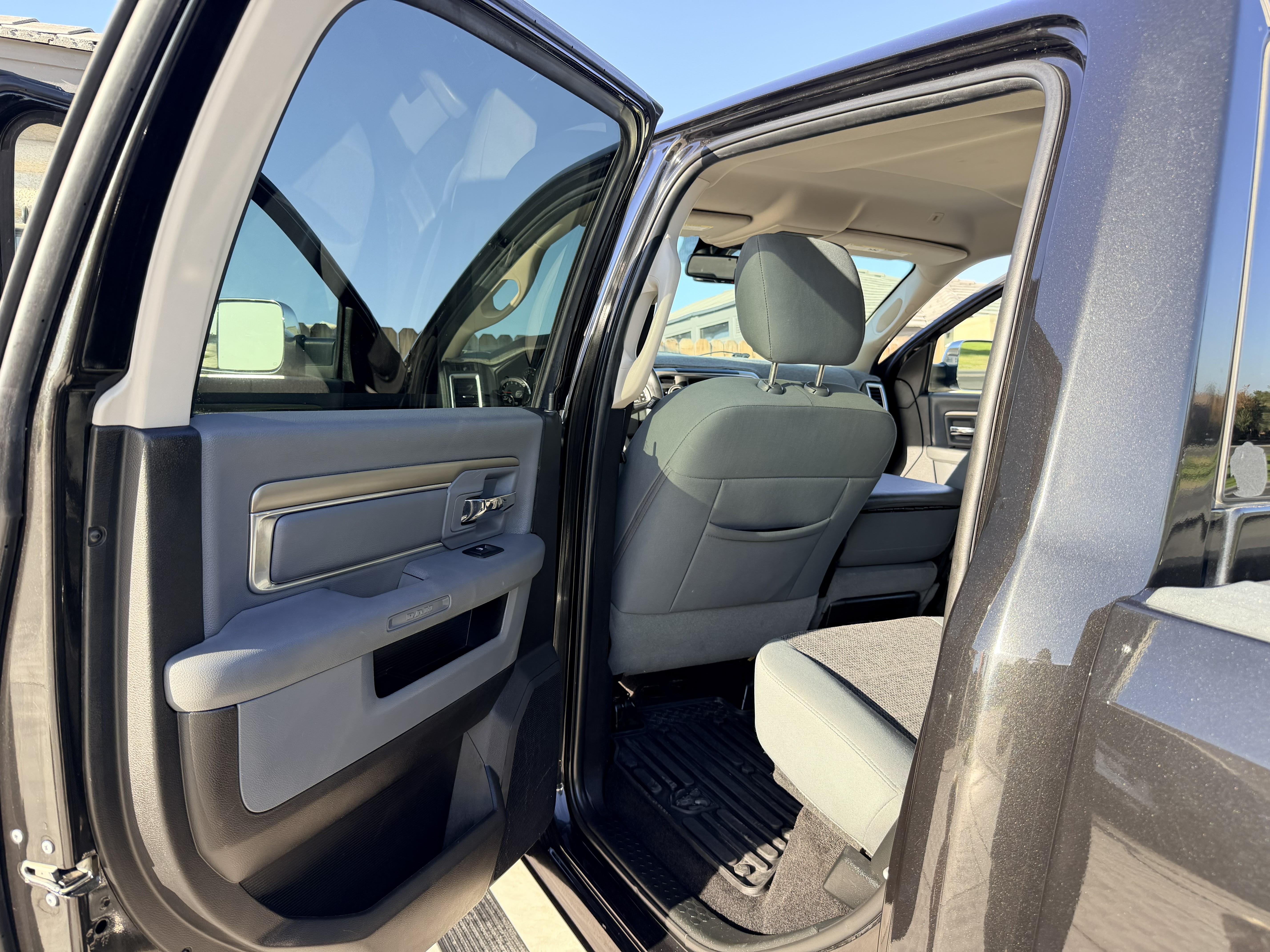 Used 2018 RAM 2500 Big Horn w/ Harvest Edition AWD/4WD image 12