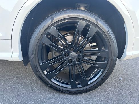 Used 2020 Audi SQ5 Premium Plus w/ Premium Plus Package image 19