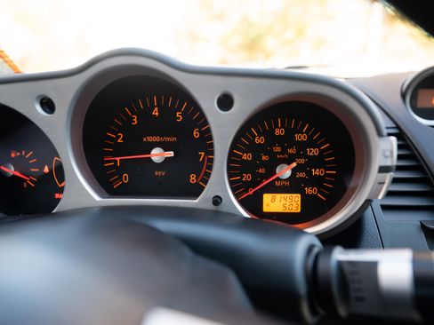 Used 2005 Nissan 350Z 35th Anniversary Edition w/ (N93) Cargo Convenience Pkg image 6