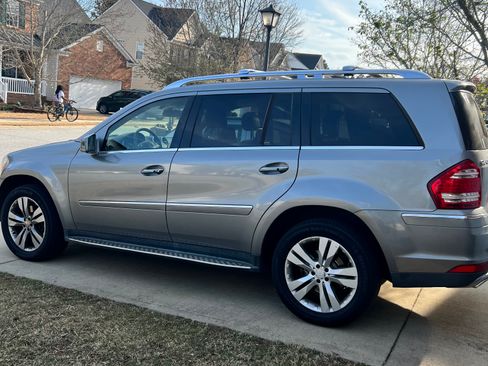 Used 2011 Mercedes-Benz GL 450 4MATIC image 5
