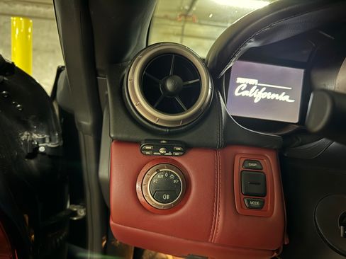 Used 2012 Ferrari California image 17