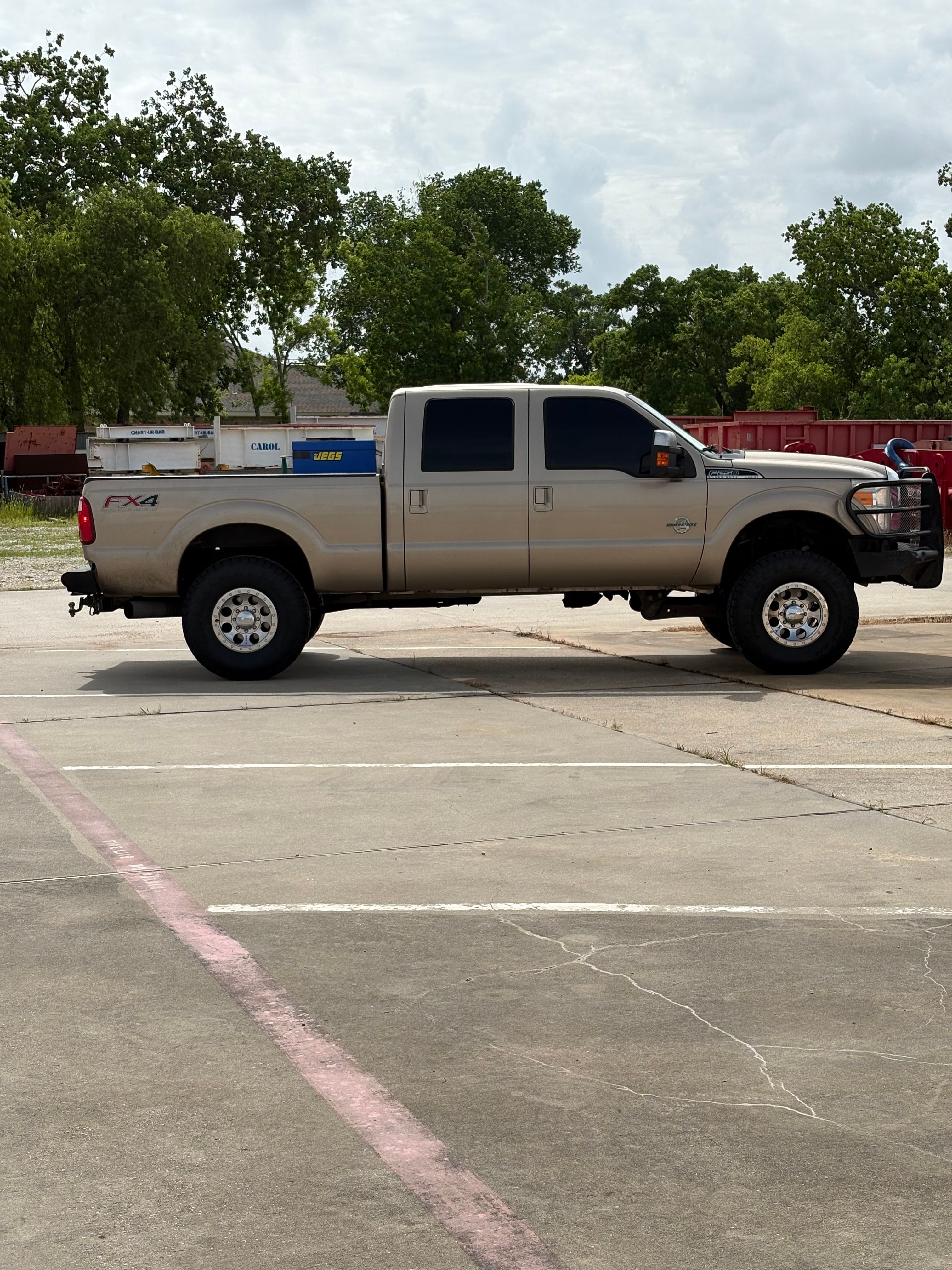 Used 2012 Ford F250 Lariat w/ Lariat Ultimate Pkg AWD/4WD image 4