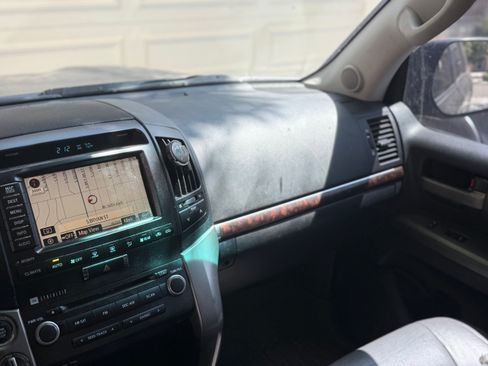 Used 2009 Toyota Land Cruiser image 4