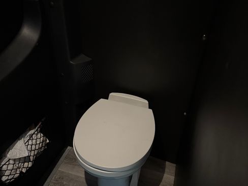 Used 2020 Mercedes-Benz Sprinter 2500 image 10