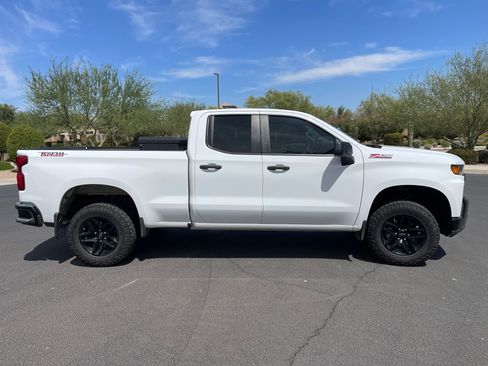 Used 2019 Chevrolet Silverado 1500 Custom Trail Boss w/ Custom Convenience Package AWD/4WD image 9