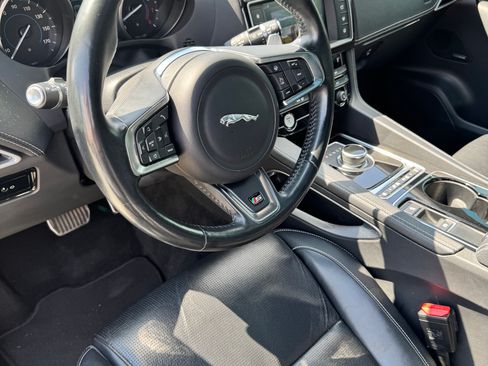 Used 2017 Jaguar F-PACE S AWD/4WD image 12