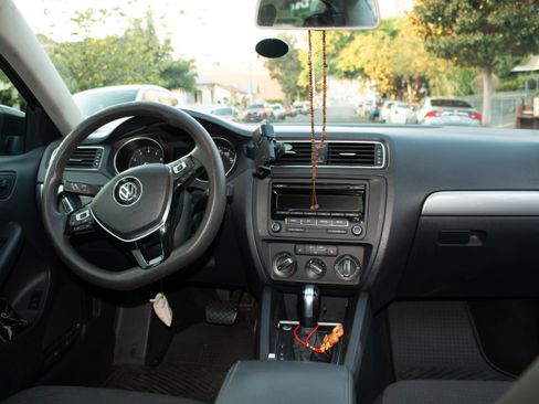 Used 2015 Volkswagen Jetta SE image 10