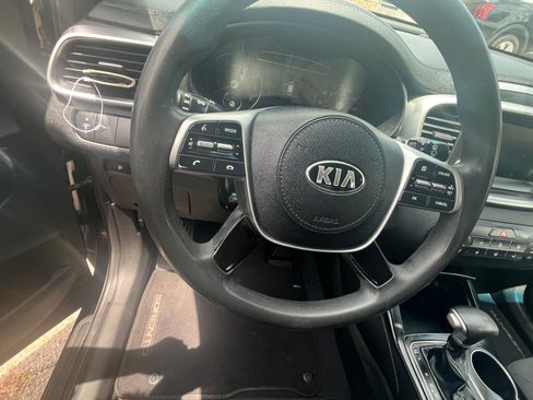Used 2019 Kia Sorento L FWD image 12