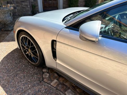 Used 2018 Porsche Panamera 4S AWD/4WD image 5
