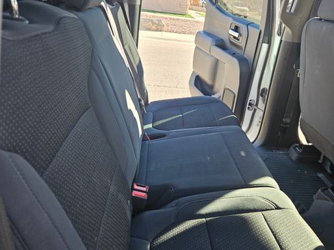 Used 2021 Chevrolet Silverado 1500 Custom w/ Safety Confidence Package image 9