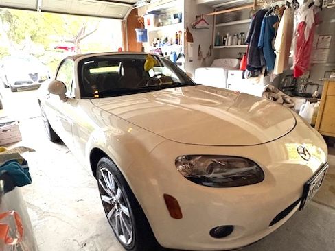 Used 2006 MAZDA MX-5 Miata Grand Touring w/ Premium Pkg image 10