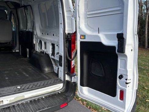 Used 2019 Ford Transit 250 130 Low Roof image 9