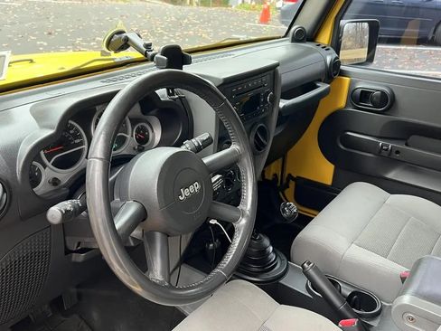 Used 2009 Jeep Wrangler Unlimited Rubicon w/ Dual Top Group image 20