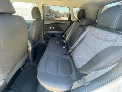 Used 2019 Kia Soul + image 4