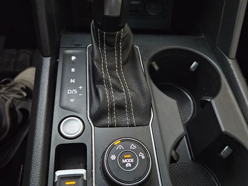 Used 2021 Volkswagen Atlas Cross Sport SE w/ Panoramic Sunroof Package image 17