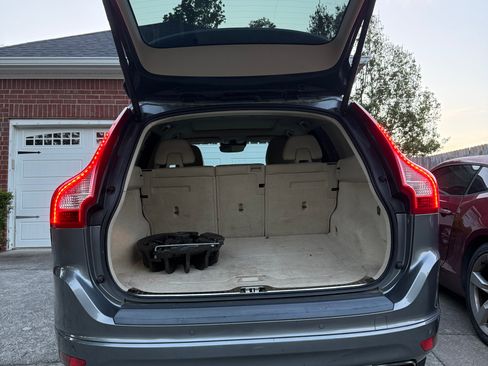 Used 2016 Volvo XC60 T5 Platinum w/ Climate Package image 16